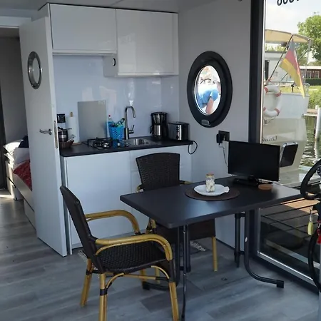 Wasserapartment Cityport - Schwimmende