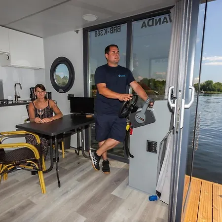 Wasserapartment Cityport - Schwimmende Lägenhet Werder (Havel)