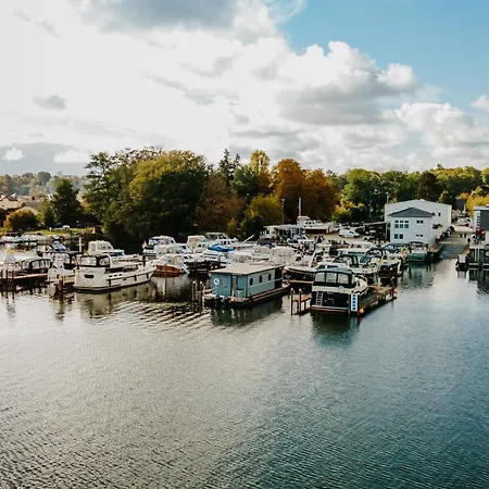 Wasserapartment Cityport - Schwimmende Lägenhet *